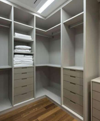 Vestier Moderno RH en Cali